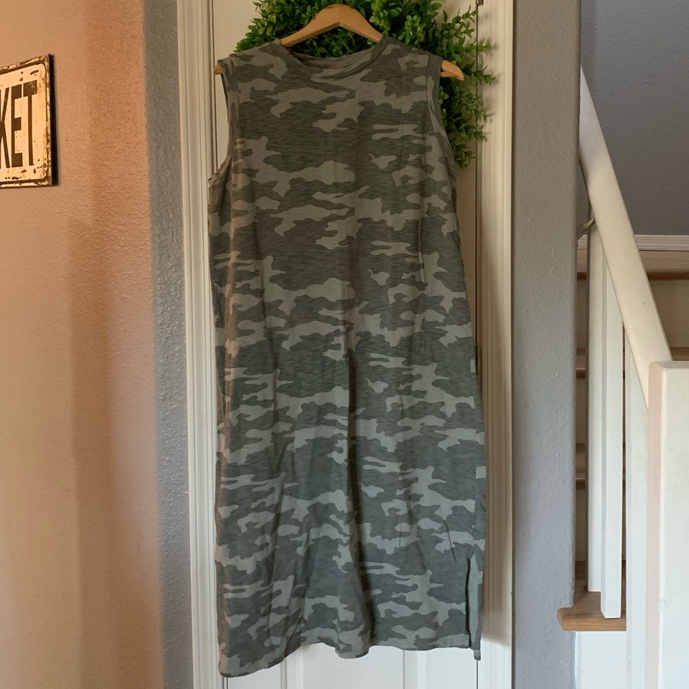 Women’s dress